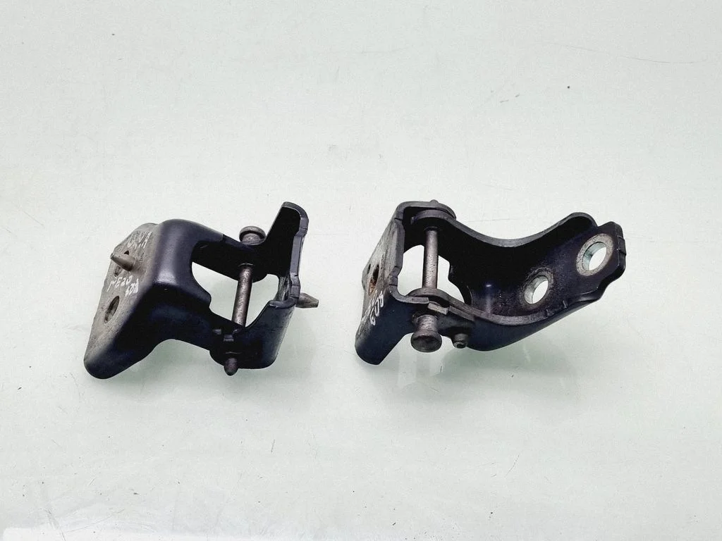 Front door hinges set – front right
