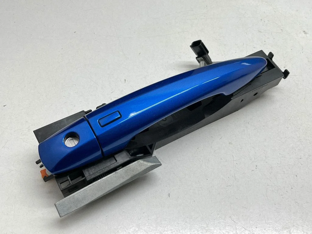 Esiukse välimine käepide 806116UA0A