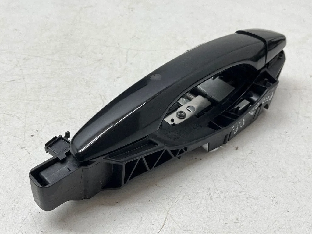 Front door exterior handle GEC016532