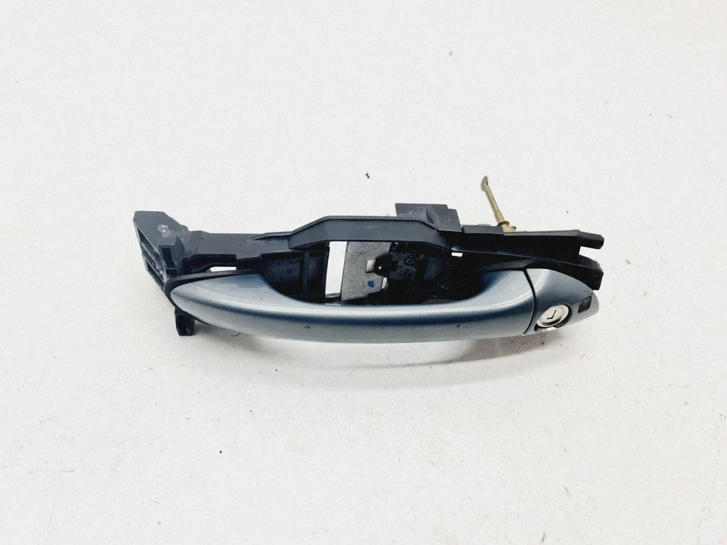 Front door exterior handle – front right