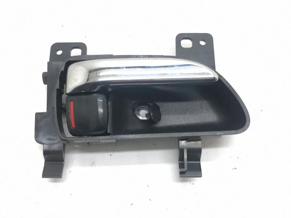 Front door interior handle 61051AJ000