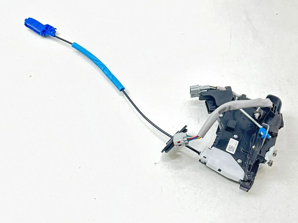 Esiukse lukk 81310CV100