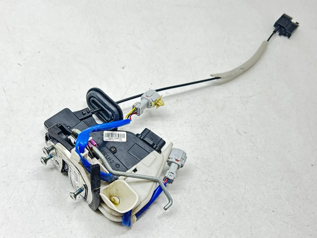 Front door lock 81310D4060HKA