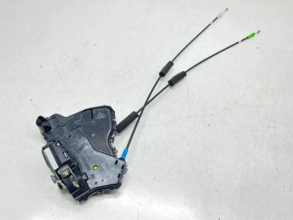 Front door lock 6903060240