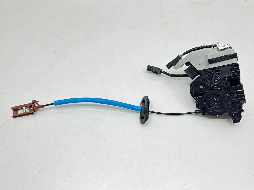 Front door lock 81320AT120