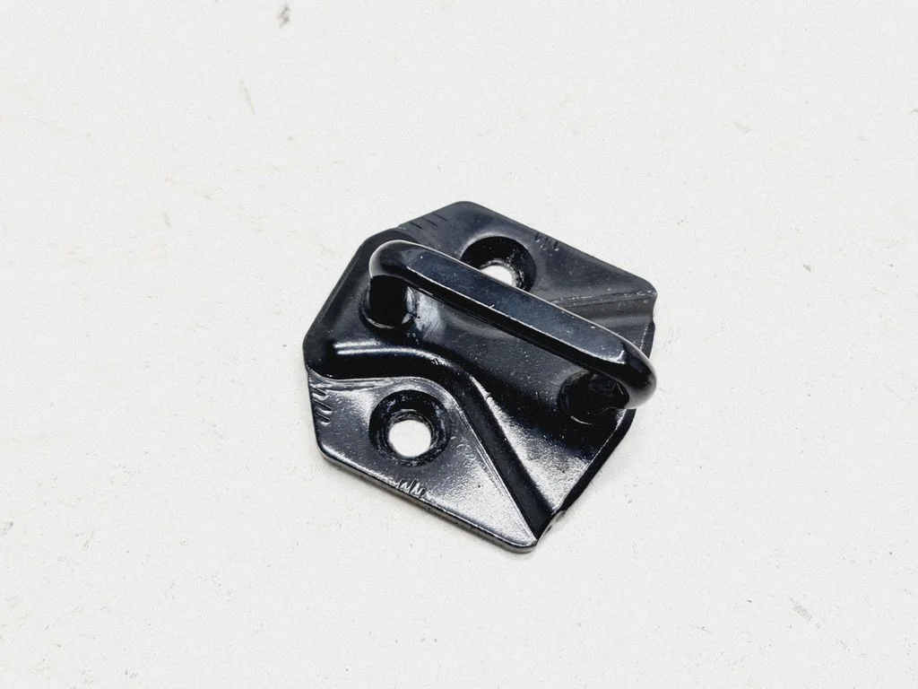 Front door lock loop/hook striker 31391309