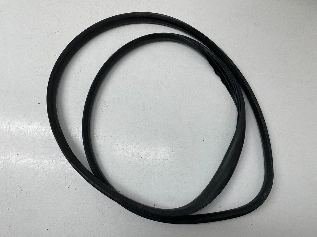 Front door rubber seal – front left