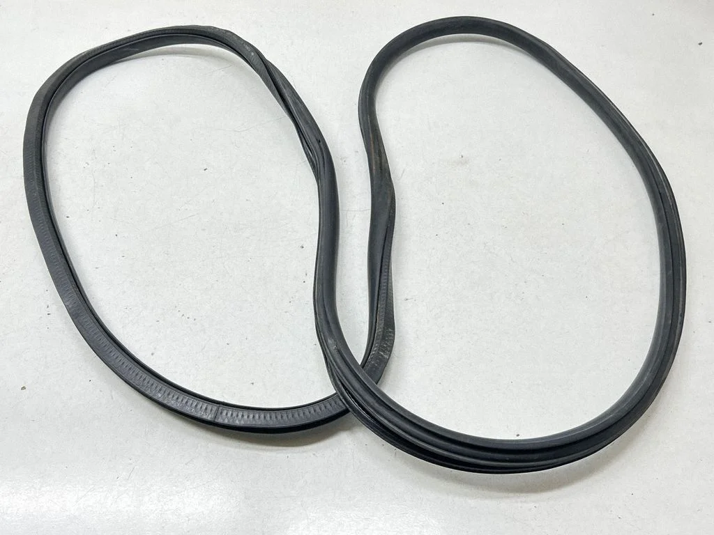 Front door rubber seal 2K0837911H