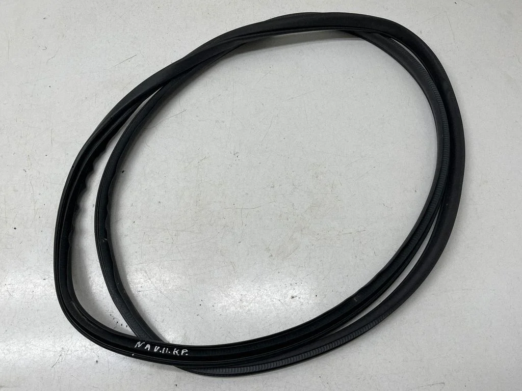 Front door rubber seal – Nissan Navara D23 (2015-)