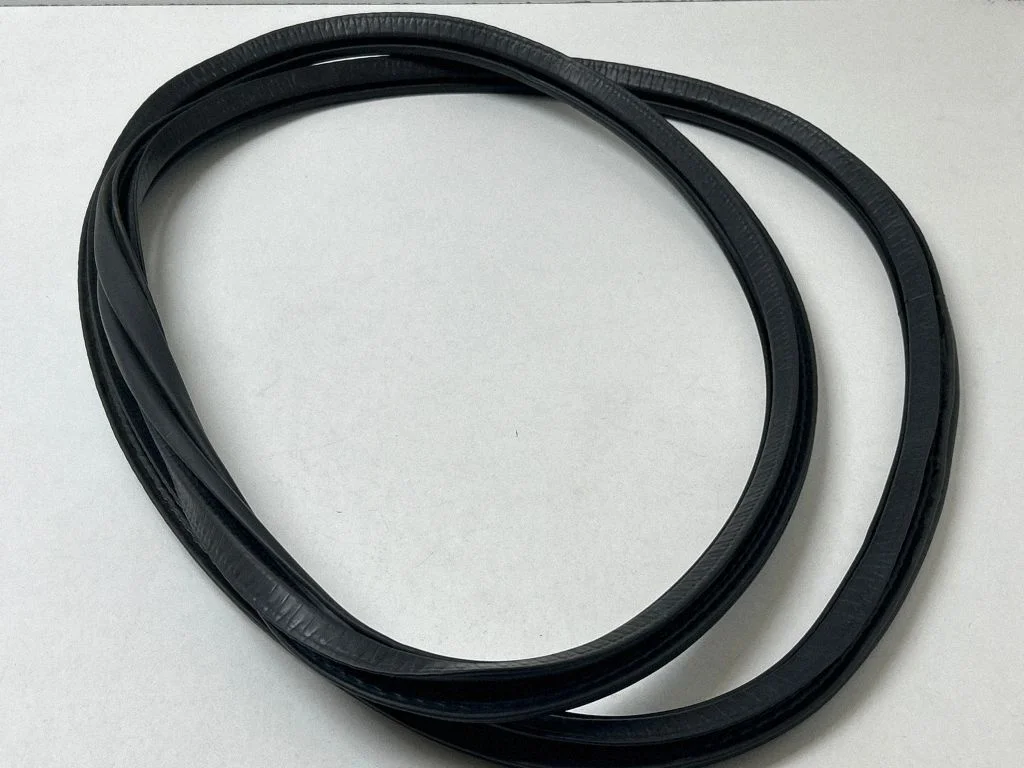 Front door rubber seal – Volvo S90, V90 (2016-)