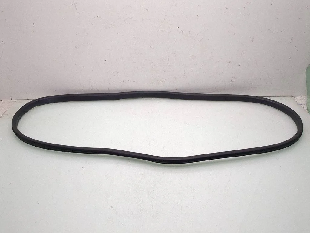Front door rubber seal – front right