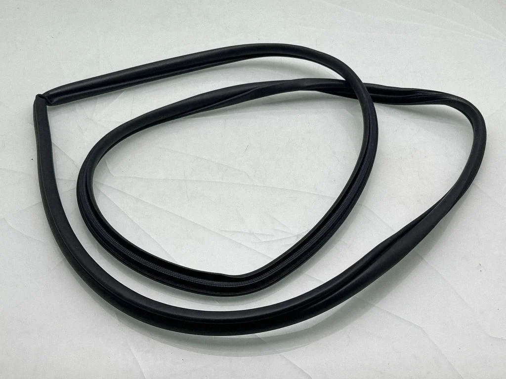 Front door rubber seal – front right