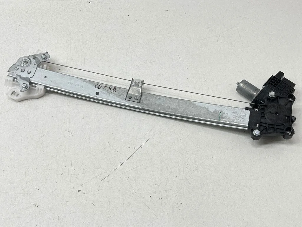 Priekšējā el. loga pacēlāja mehānisma komplekts 61188AN01A