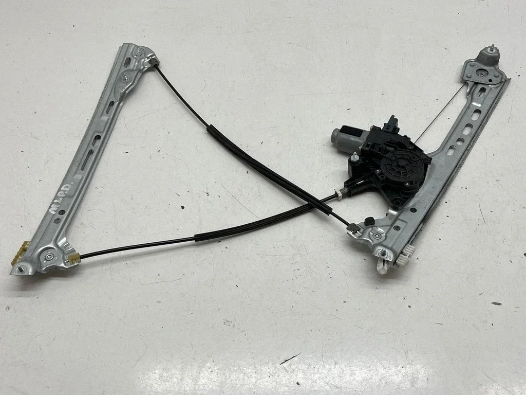 Front door window regulator with motor C49011101