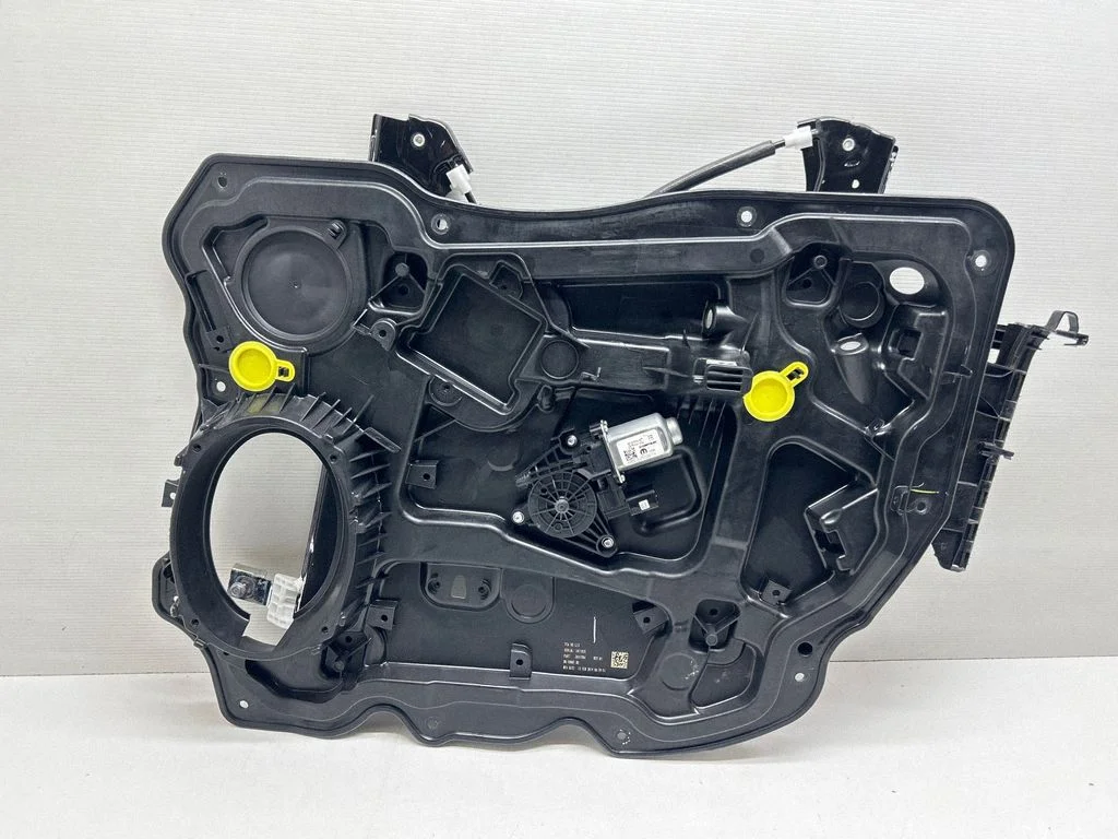 Front door window regulator with motor 3041904