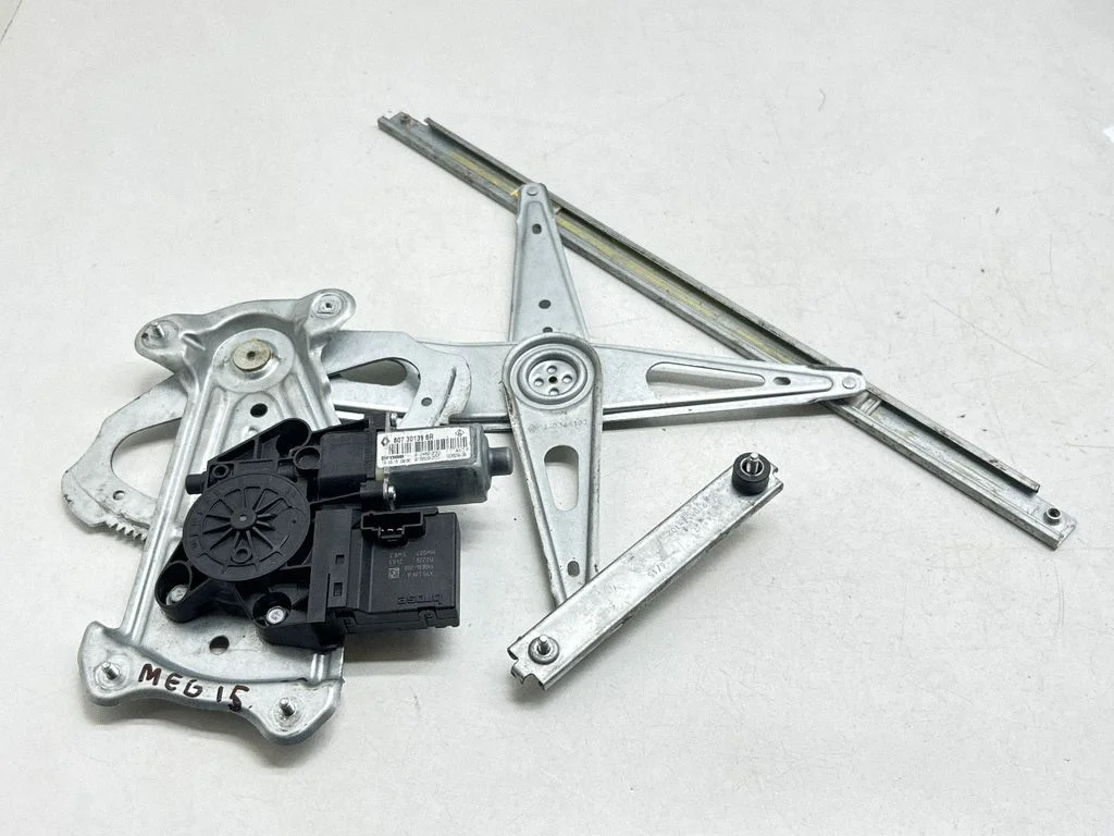 Front door window regulator with motor 807301396R