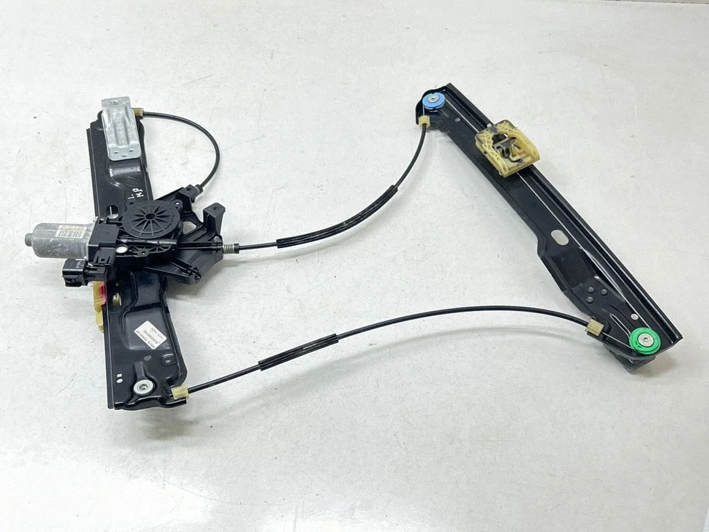 Priekšējā el. loga pacēlāja mehānisma komplekts BJ3223201AG