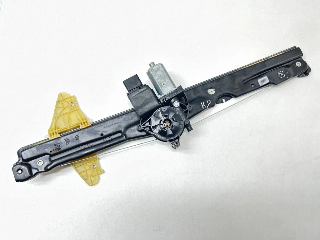 Priekšējā el. loga pacēlāja mehānisma komplekts 9808388580
