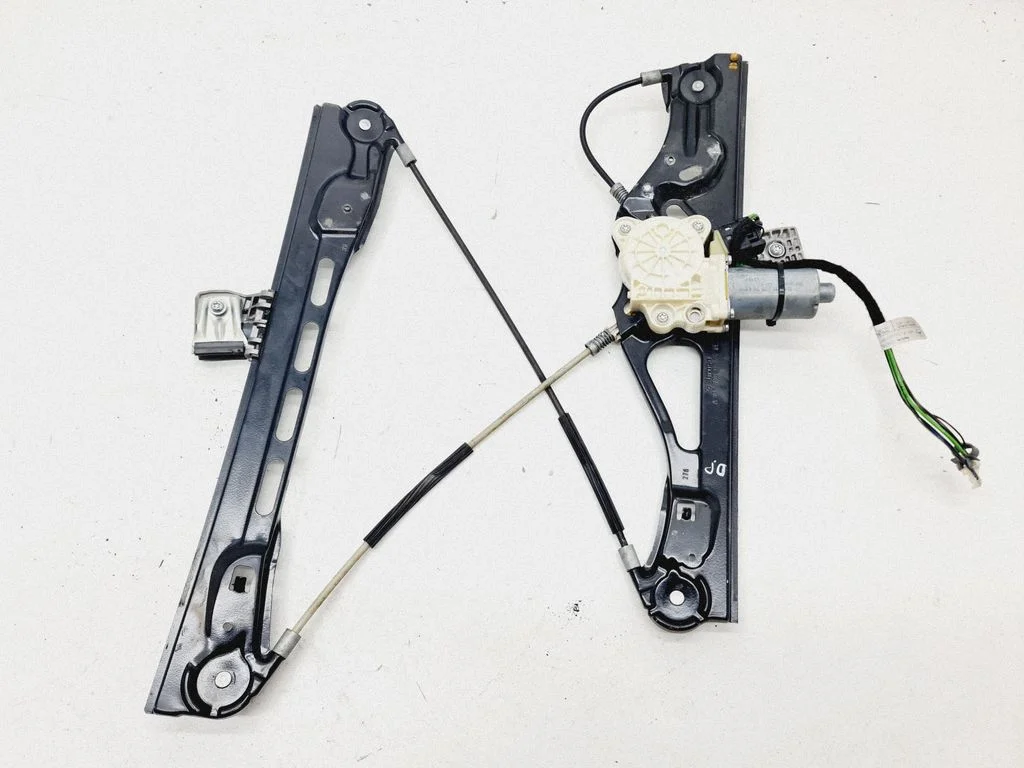 Front door window regulator with motor 2117200246