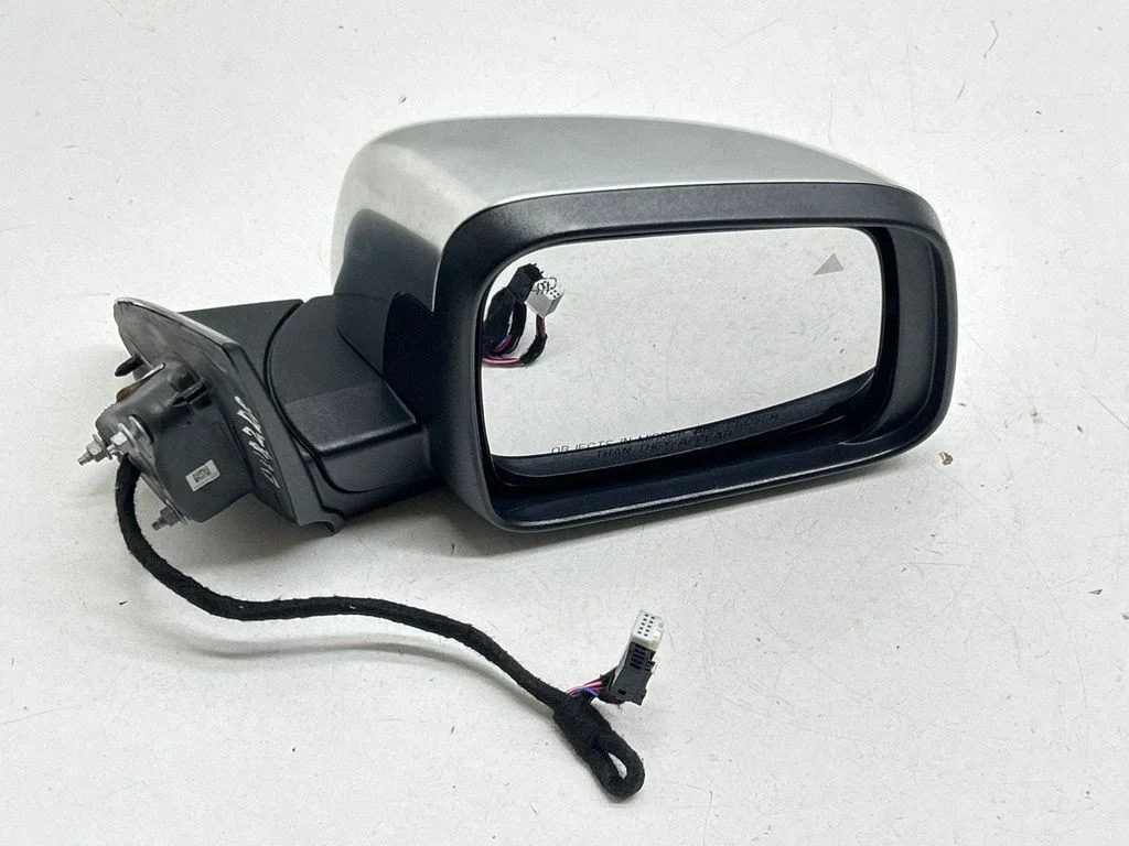Esiukse elektriline välispeegel 68306190AF