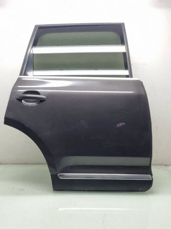 Rear door – rear right