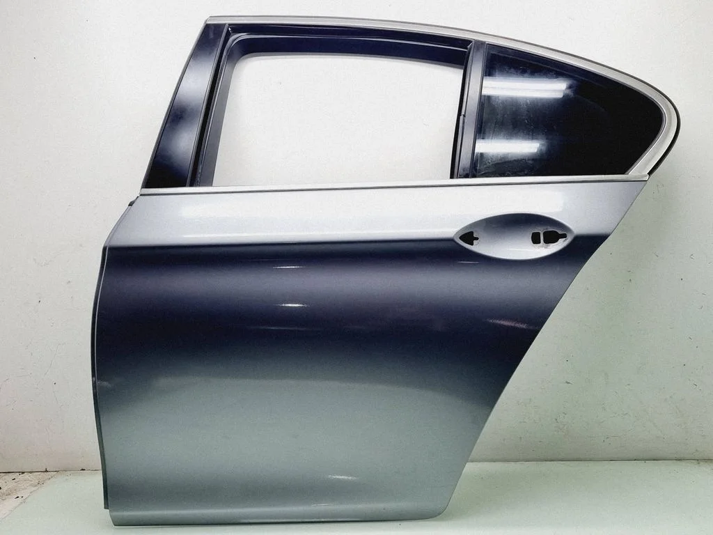 Rear door – rear left