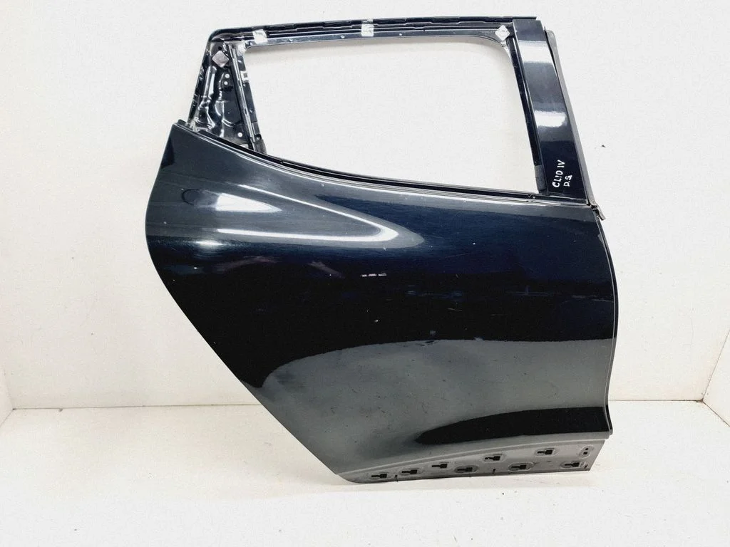 Rear door – rear right