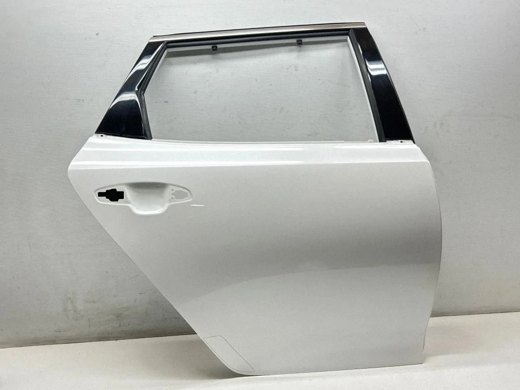 Rear door – rear right
