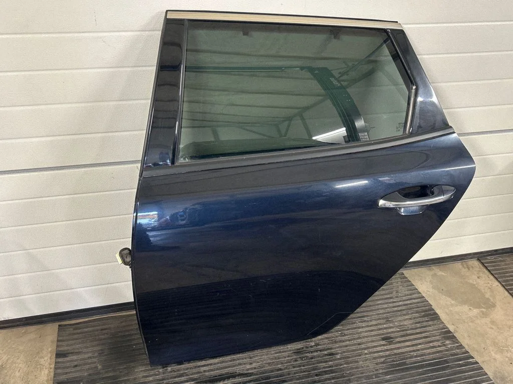 Rear door – rear left