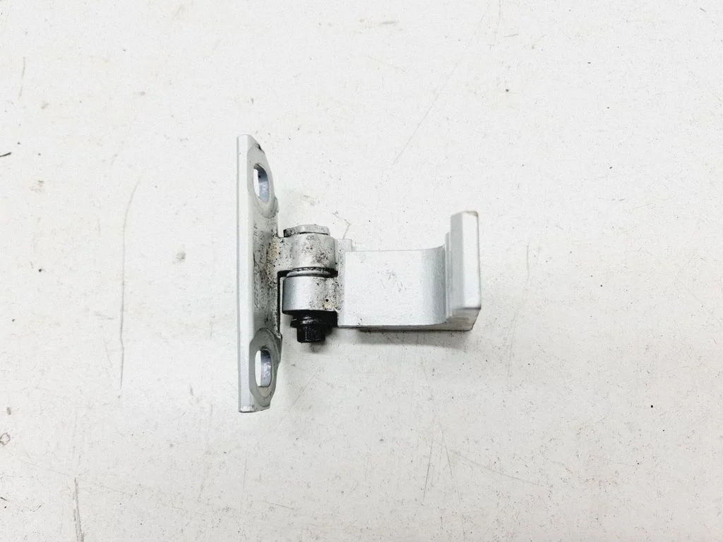 Rear door upper hinge – Volvo S60 (2011-2013)