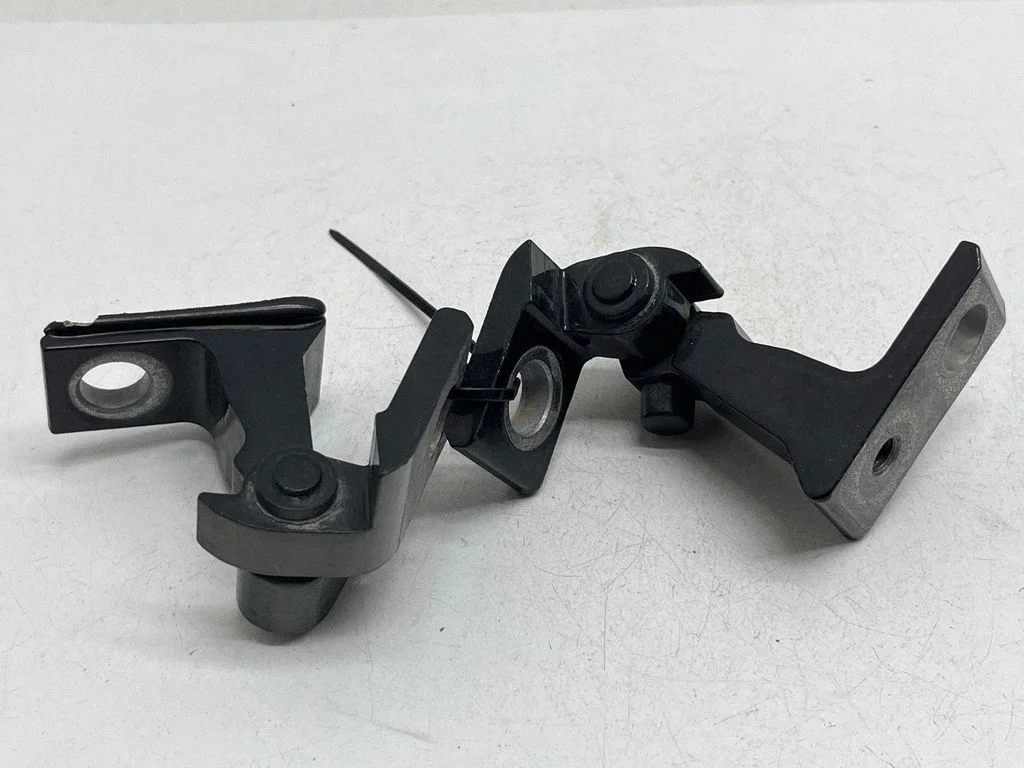 Rear door hinge set 4G0831401D