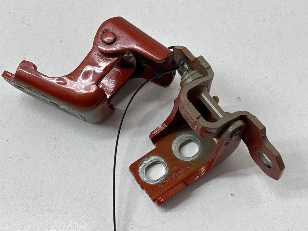 Tagaukse hingede komplekt 804000016RF – Renault Captur (2013-2020)