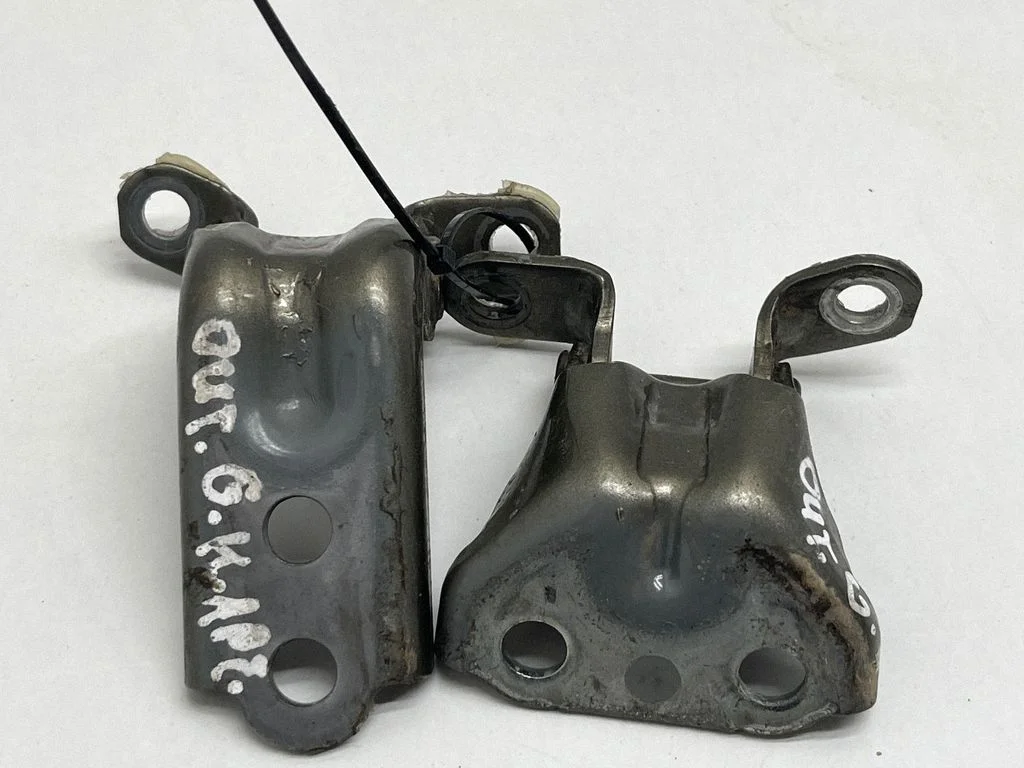 Tagaukse hingede komplekt – Subaru Outback (BT) (2019-)