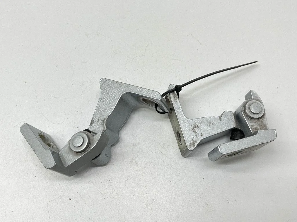 Rear door hinge set 8K0831402K