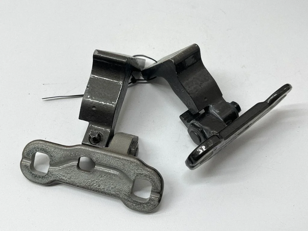 Rear door hinge set 31424455