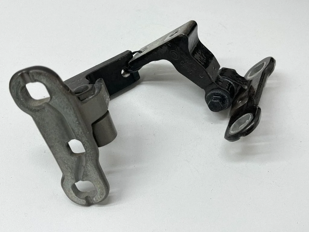 Rear door hinge set 31424456