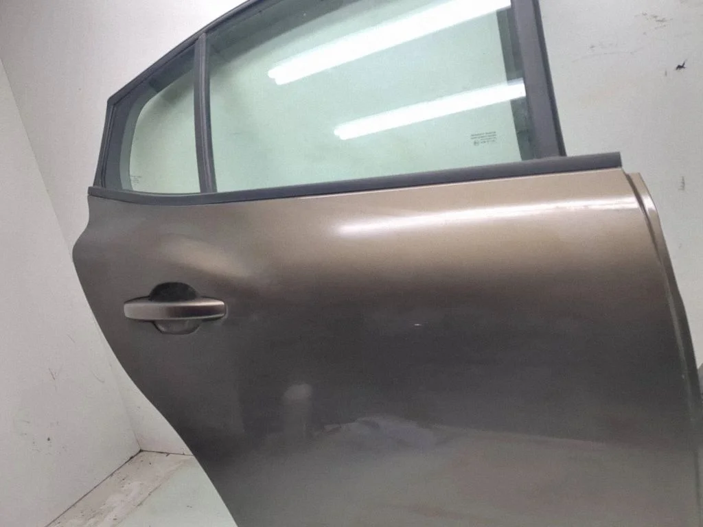 Rear door – rear right