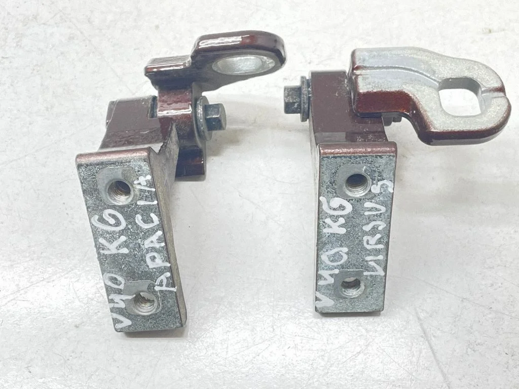 Tagaukse hingede komplekt A046572