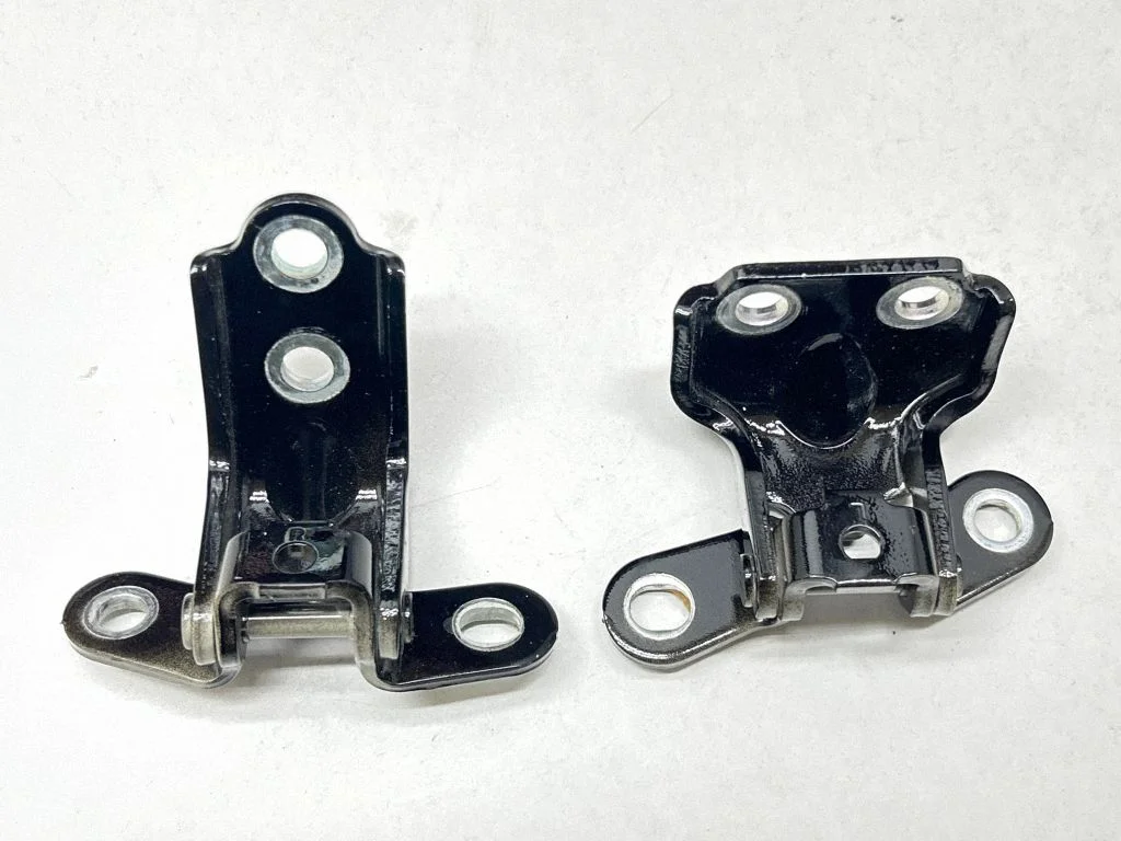 Tagaukse hingede komplekt A046057