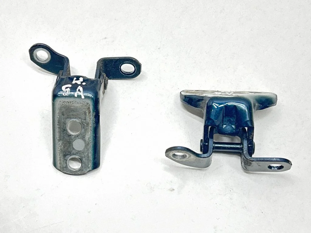 Rear door hinge set – rear left