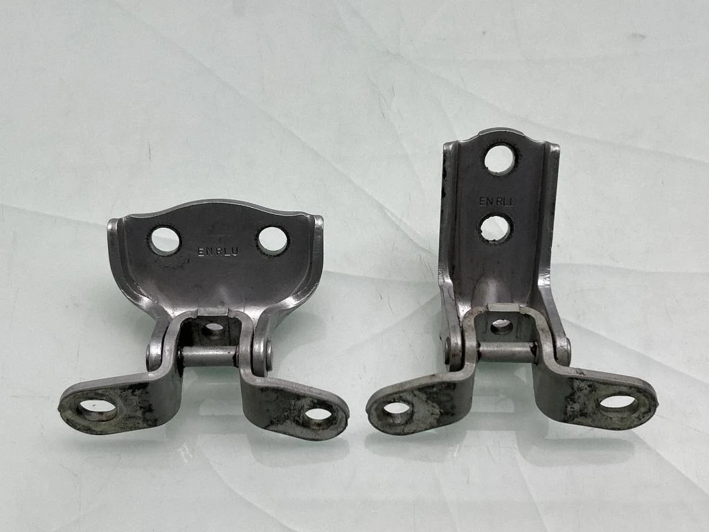Tagaukse hingede komplekt – KIA Sorento (2015-2020)