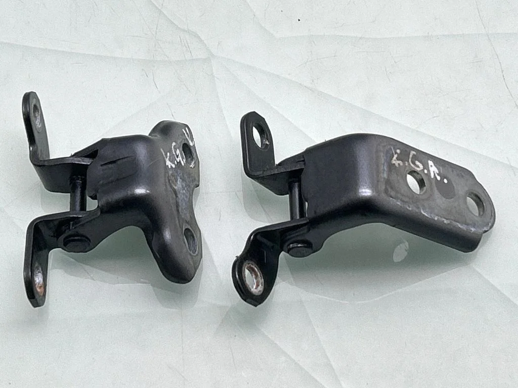 Rear door hinge set A046694