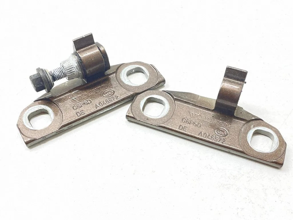 Rear door hinge set – Volvo V70 (2014-2016)