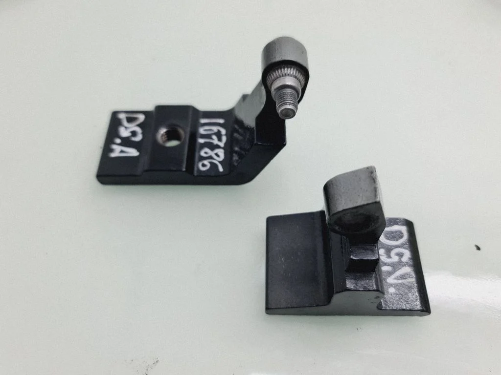 Rear door hinge set – BMW X5 E70 (2006-2013)