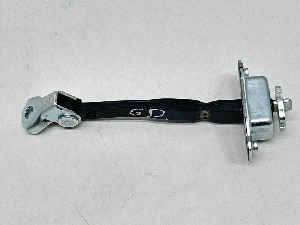 Rear door check strap stopper 6863052160