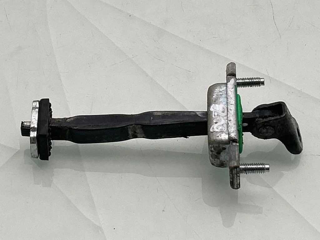 Tagaukse avamispiiraja 79490C5000