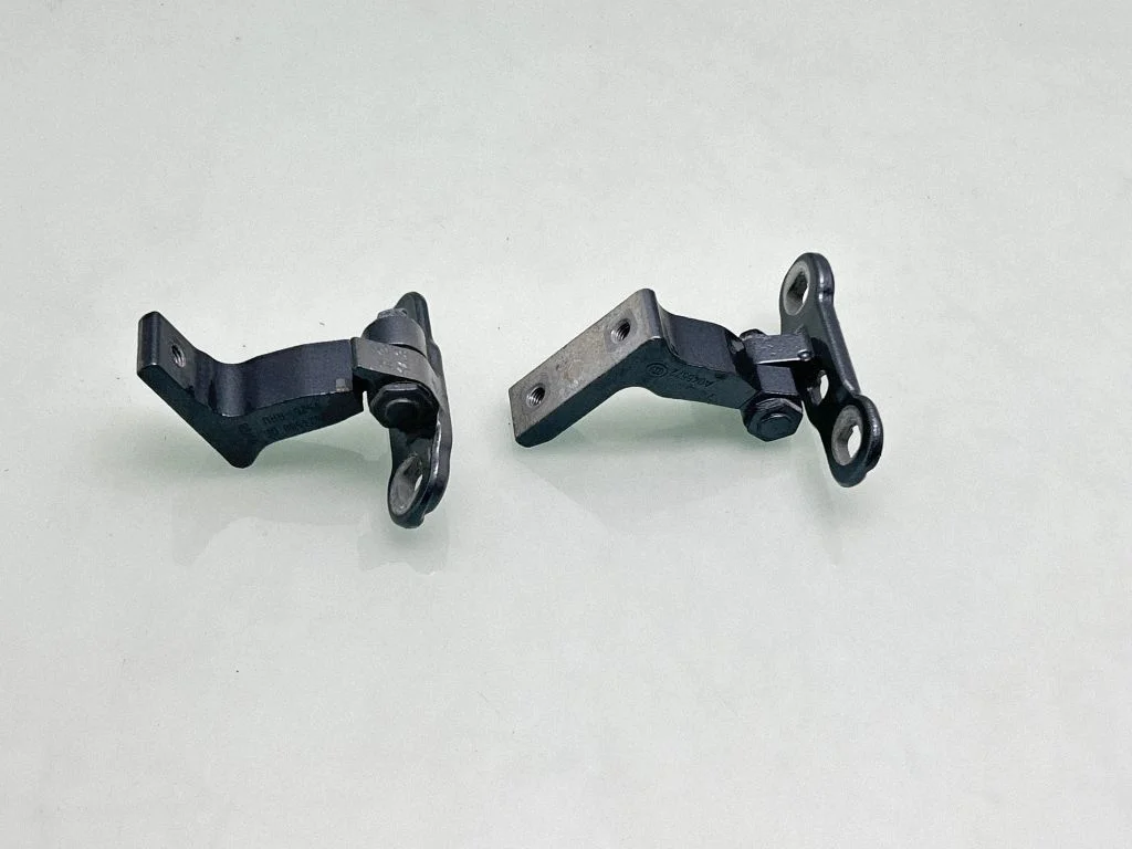 Rear door hinge set – Volvo S90, V90 (2016-)