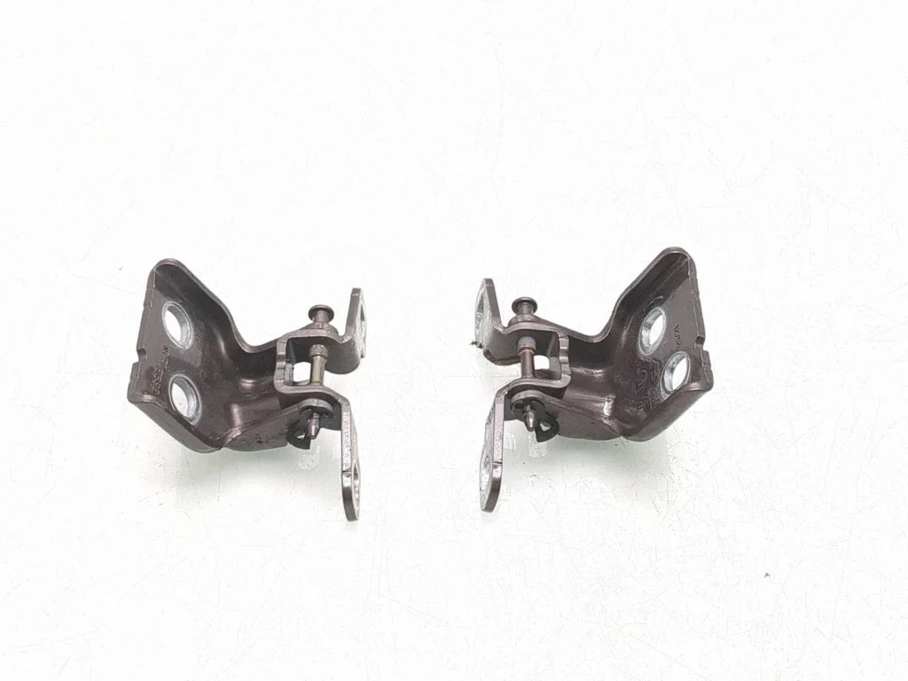 Rear door hinge set – rear right
