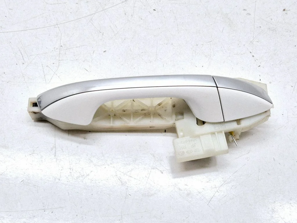 Rear door exterior handle – rear right
