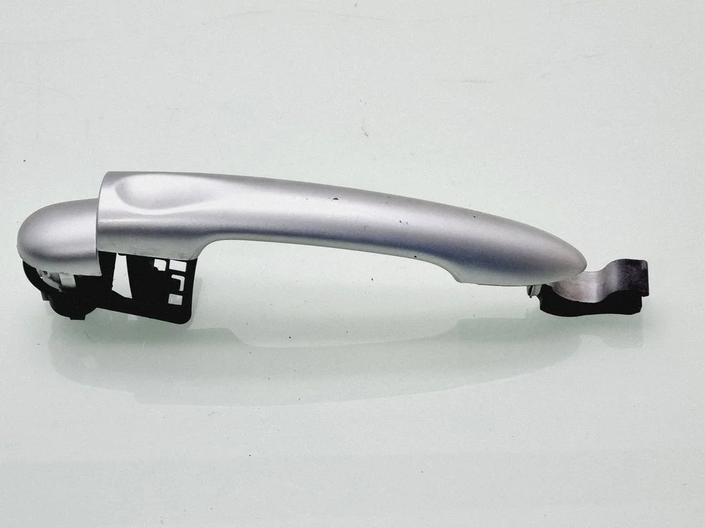 Rear door exterior handle 826420964r